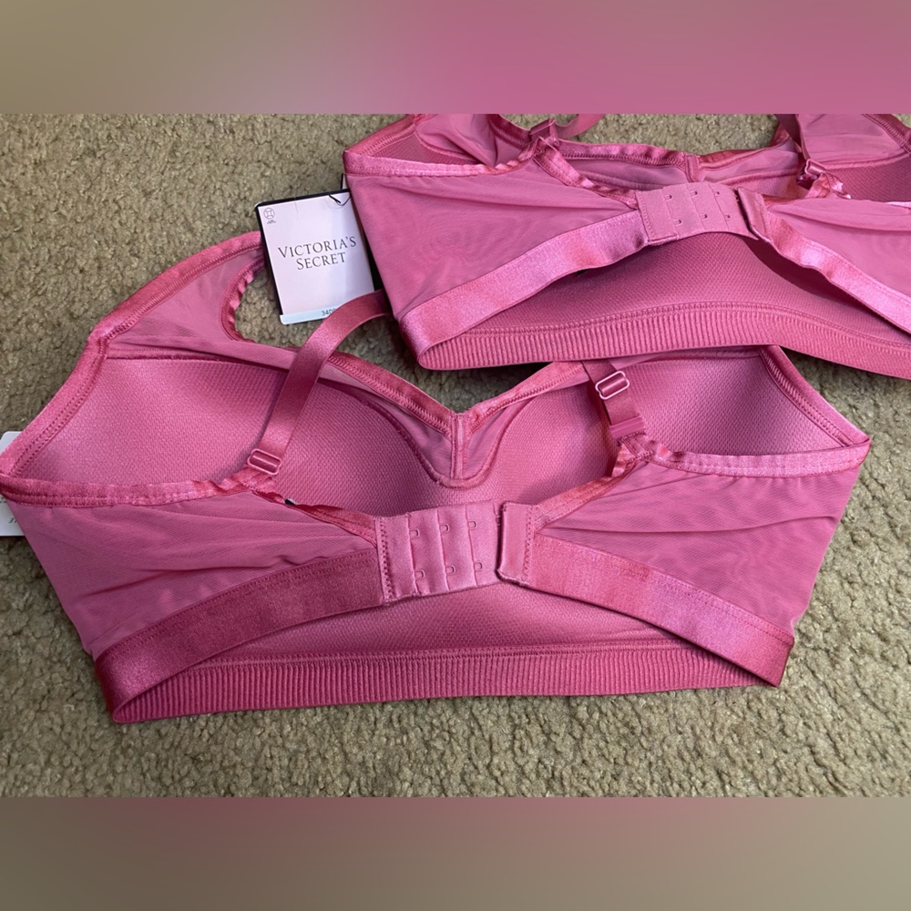 Bundle of 2 NWT VS Incredible Medium Support Plunge Sport Bra - Picture 6 of 6
